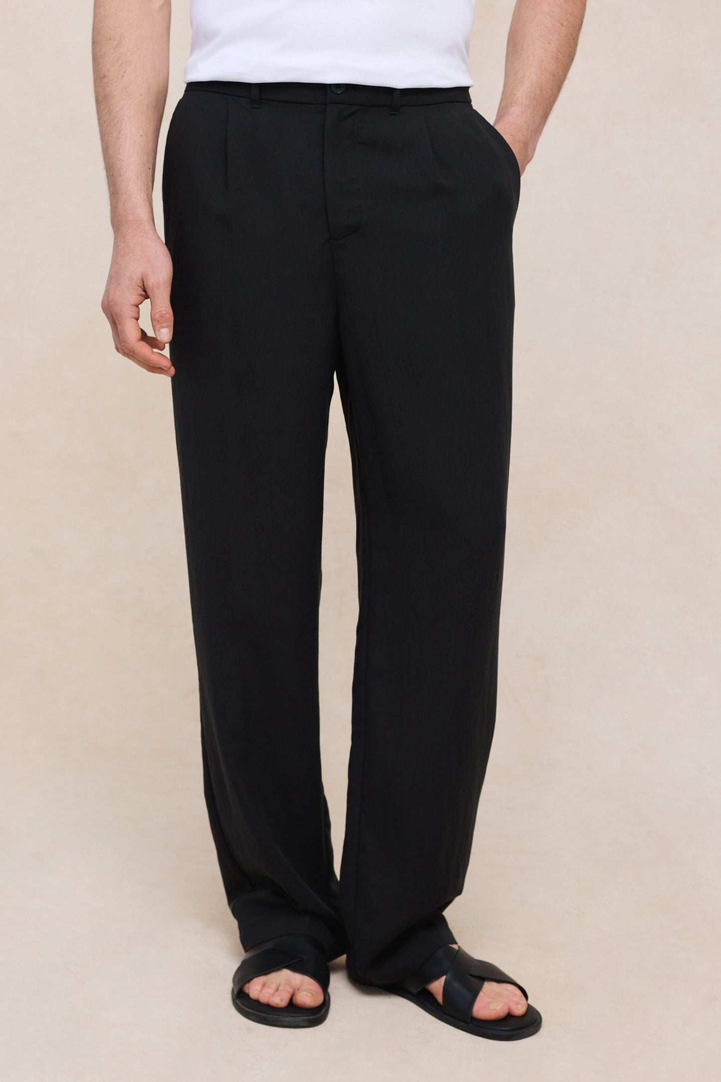 Helio Pleated Relaxed Trouser - Black
