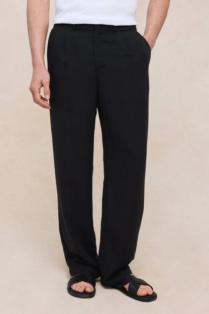 Helio Pleated Relaxed Trouser - Black