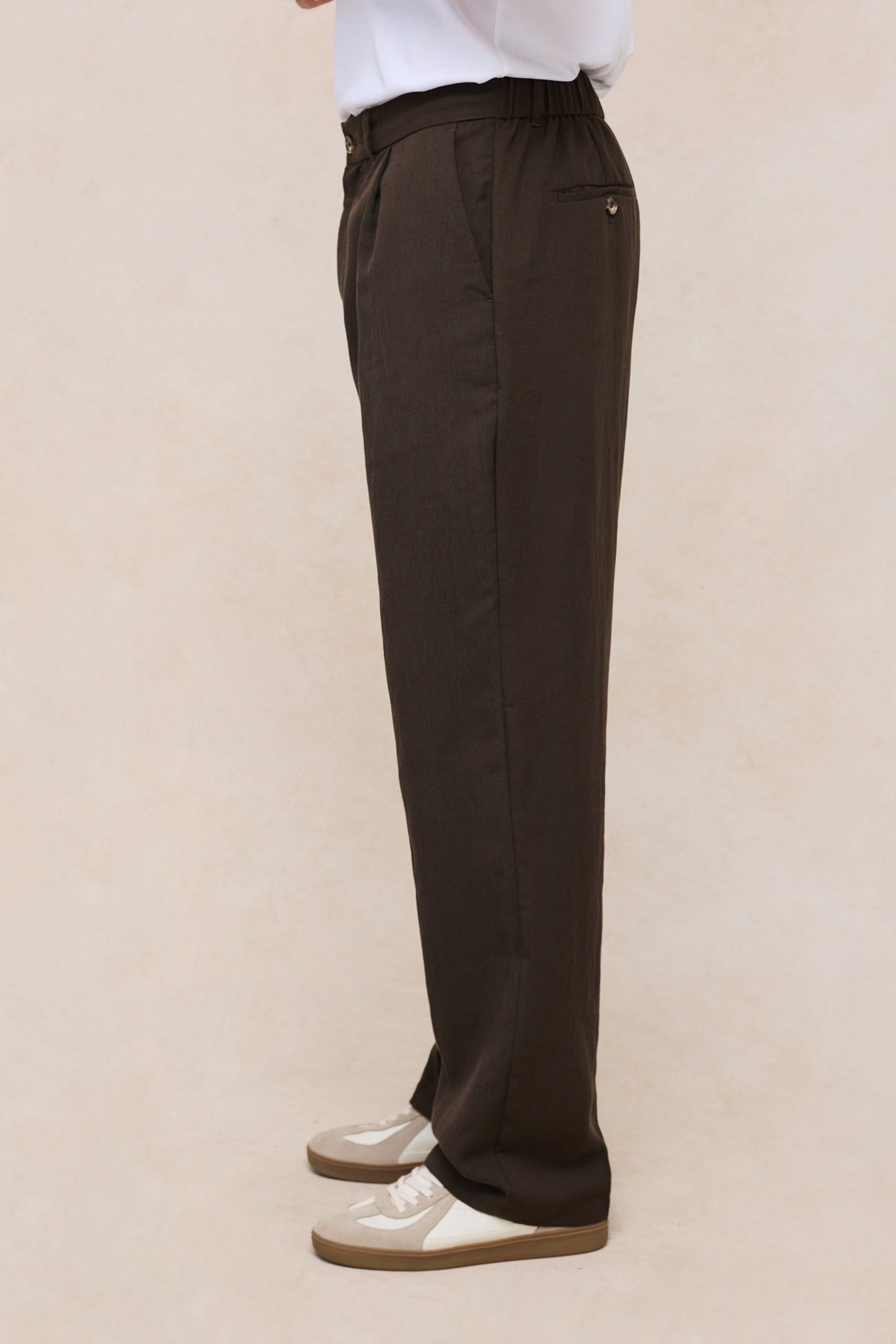 Helio Pleated Relaxed Trouser - Brown